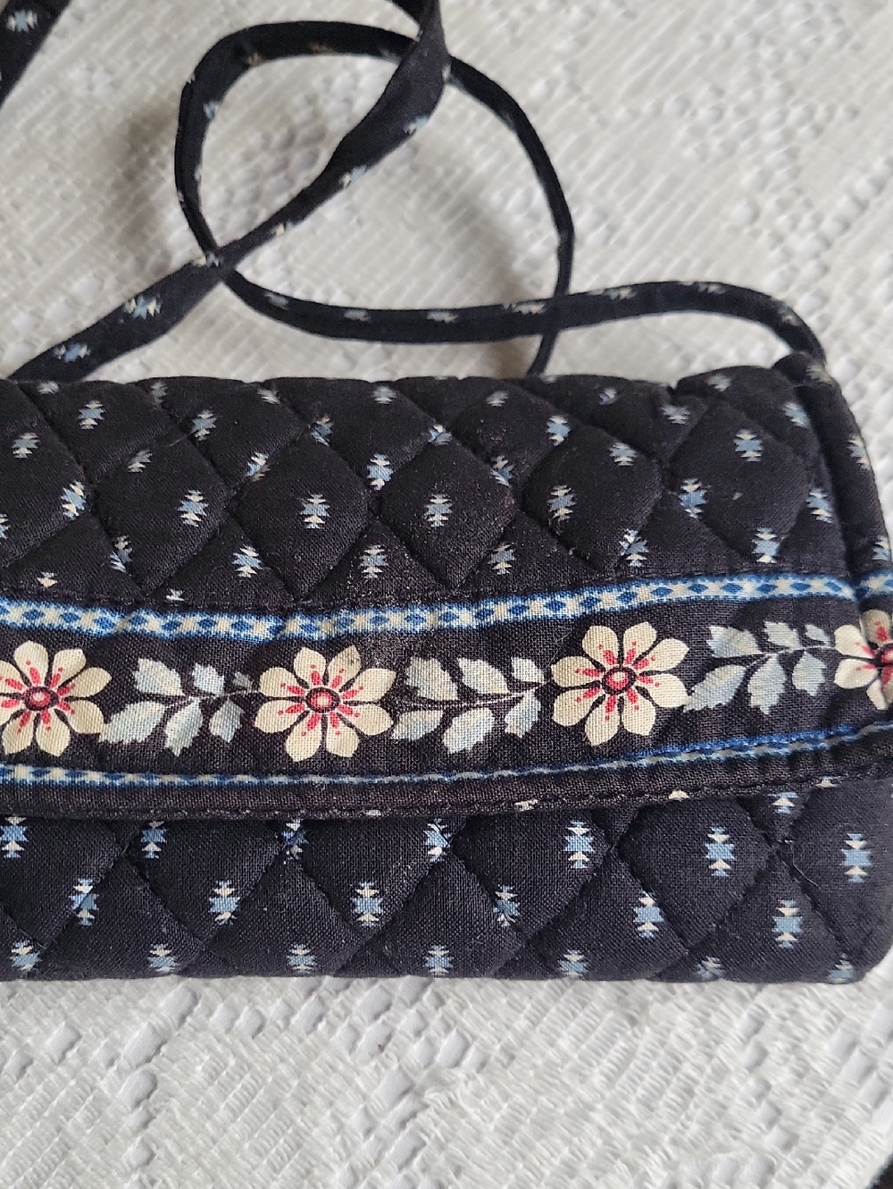 Vera Bradley Alpine Adventure Quilted Floral TRI fold Crossbody Bag in Black